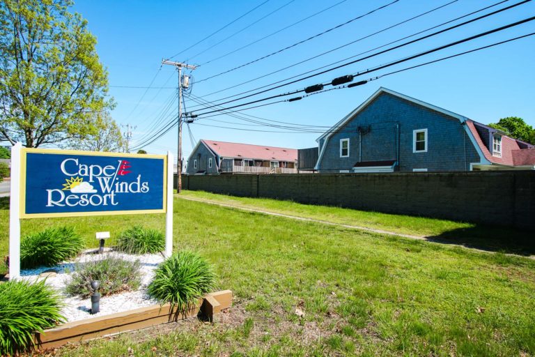 Exterior grounds, Cape Winds Resort Yard Signage